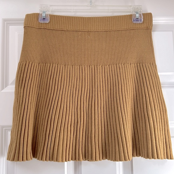 AERIE Take Charge Skirt NWT size M polyester/ nylon/acrylic/wool sweater skirt - Picture 3 of 5